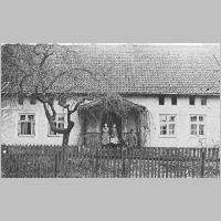 008-0049 Buergersdorf 1937, Wohnhaus Horn mit Vater Johann & Thea mittig & Charlotte links.jpg